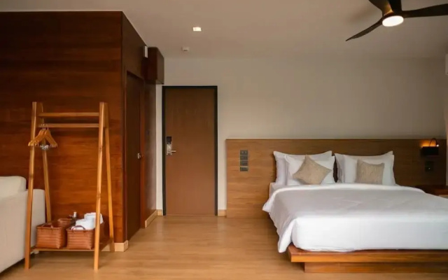 360 issara Floating Resort