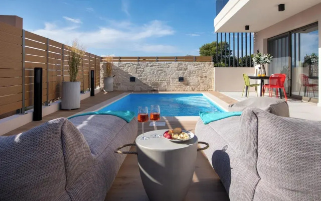 Flos Apartments