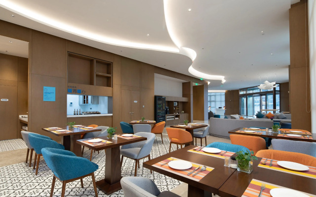 Holiday Inn Express Chengdu Longquanyi North, an IHG Hotel