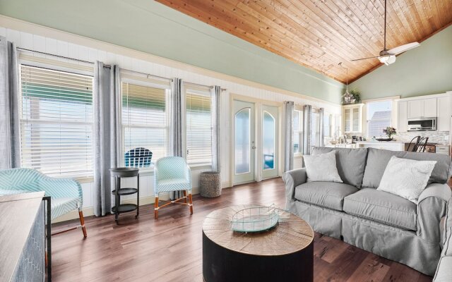 Hemingway Sunrise by Vtrips