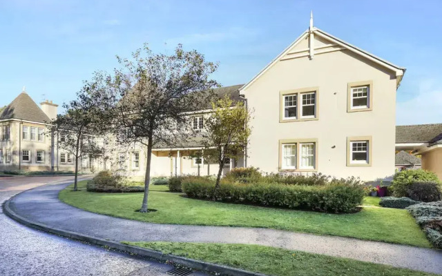 Modern Flat with Free Parking
