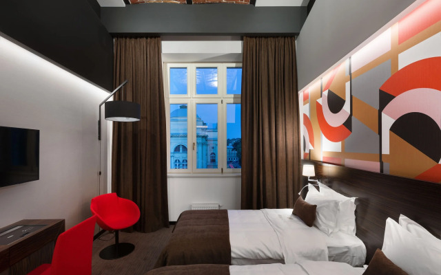 Bank Hotel