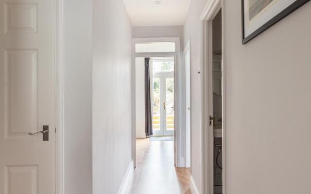 Pembridge Beautiful Garden Flat in Notting Hill
