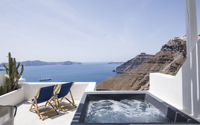 Porto Fira Suites