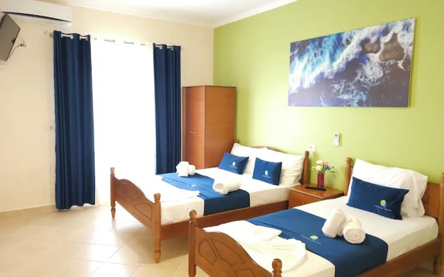 Friends House - Borsh Hotel