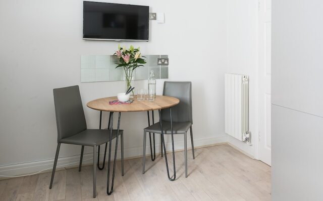 Ultra luxurious London home for 5-7