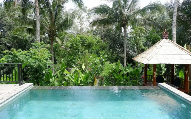 Pitu A Punggul Village Escape