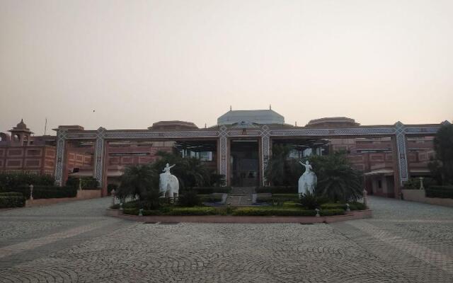 Orient Taj Hotel &Resort
