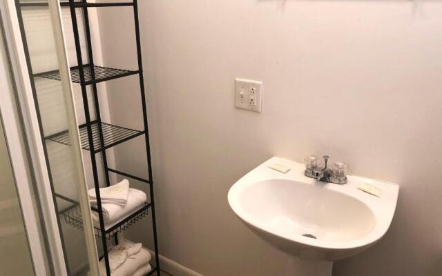 Showboat Motel Restaurant & Bar