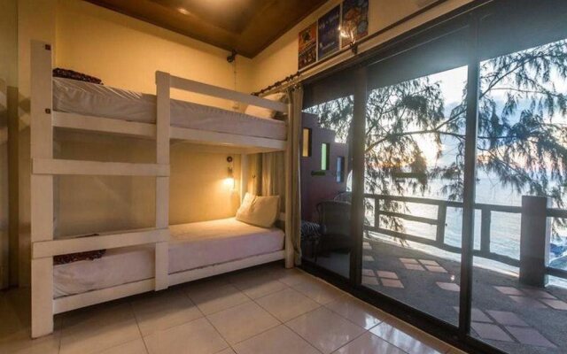Goodtime Beach Hostel - Adults Only