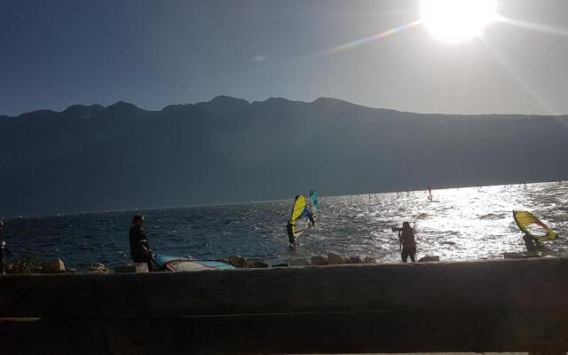 Appartamento Tobias 201 La Portella by Gardadomusmea