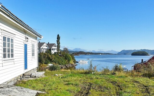 6 Person Holiday Home In Alesund
