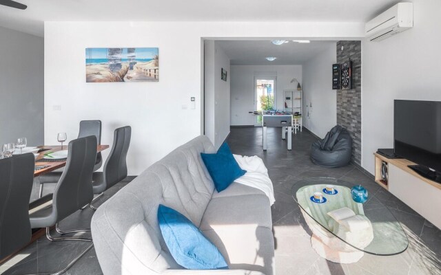 Nice Home in Medulin With Wifi and 5 Bedrooms