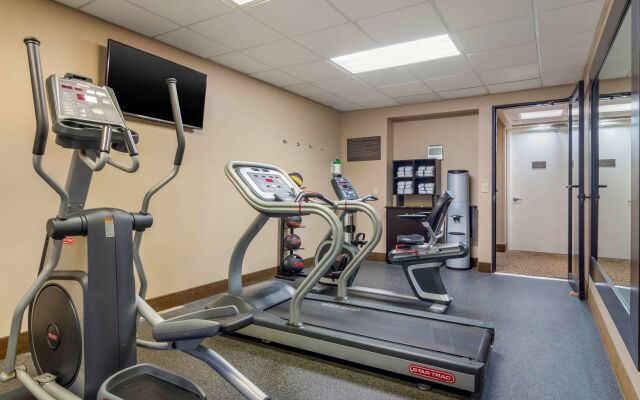 Spark by Hilton Atlanta Airport South College Park