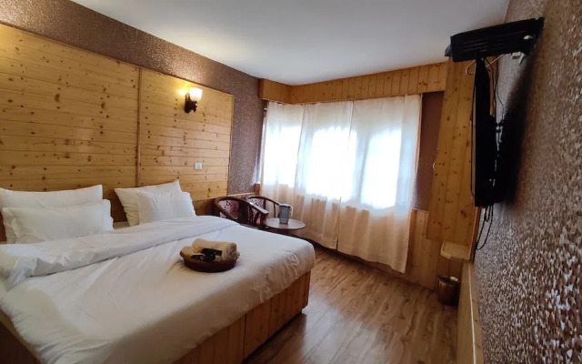 Hotel Fifth Season - Pahalgam