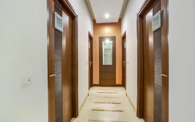 Hotel Golden Way by OYO Rooms