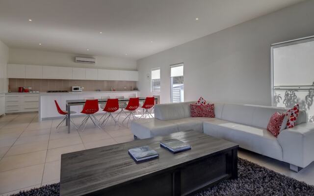 Surfs Up - Fresh and modern East Beach home