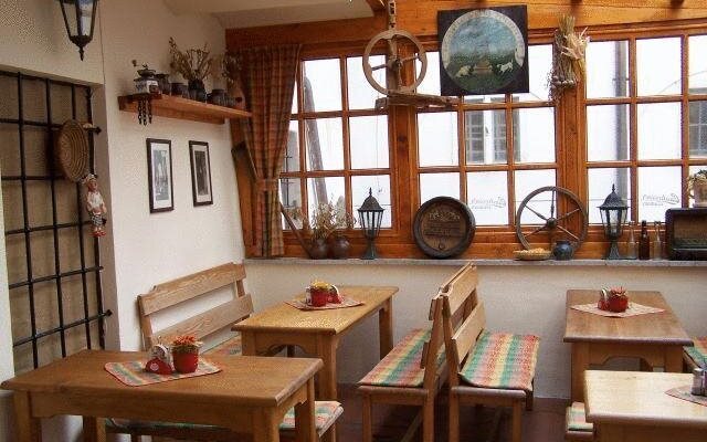 Restaurace A Penzion Pod Radnicí