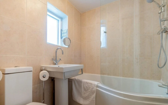 Bright City Centre Flat With Sea 2 Mins Away