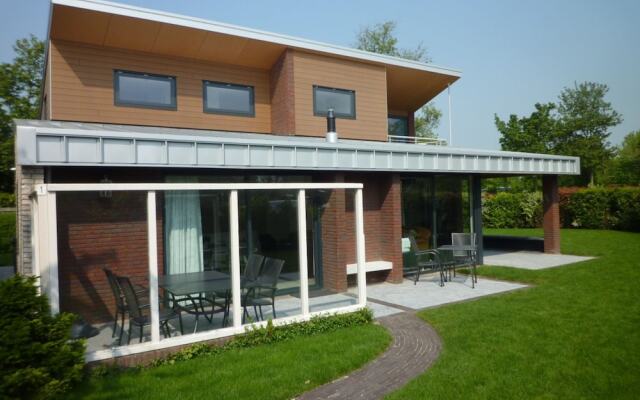 Villa in Kamperland With Garden