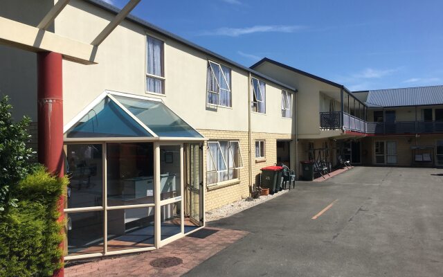 Apex Motor Lodge
