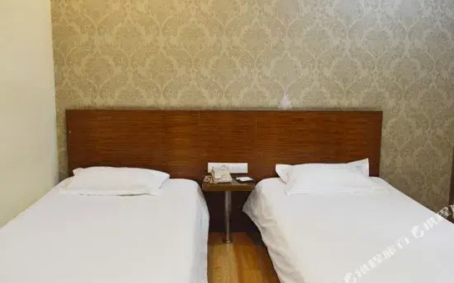 Eaka 365 Hotel Chain (Shijiazhuang People's Hospital Air Garden Store)