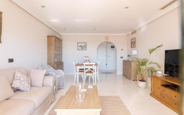 2193-Modern Apt with Terrace And Seaview