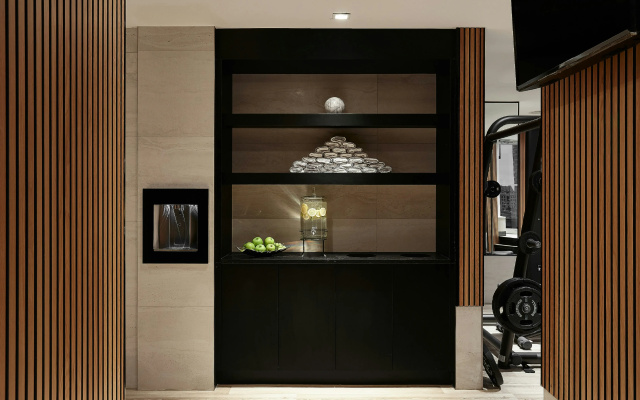 Vogue Hotel Montreal Downtown, Curio Collection by Hilton
