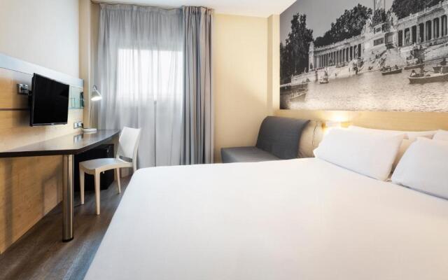 B&B Madrid Airport Hotel(EX-HOLIDAY INN EXPRESS MADRID AIRPORT)