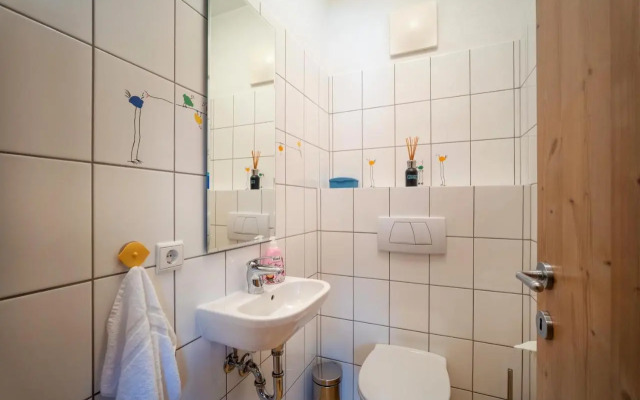 Monis Apartment