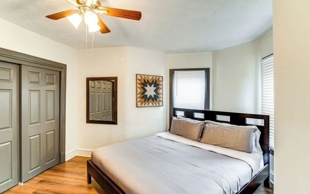 Walkable Location: Welcoming Unit in Omaha