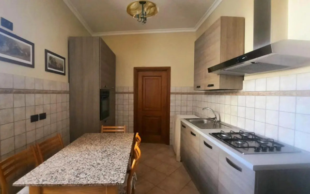 Ecco Marino Casa Vacanze