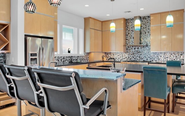 1893bays 5 Bedroom Home