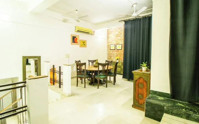 Opulent Antique 3br Villa in Gurugram