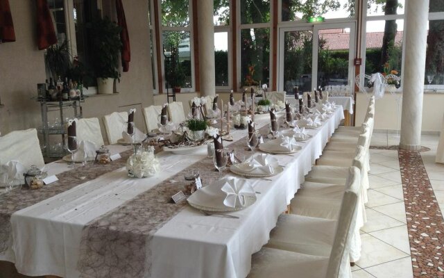 Hotel-Restaurant „Roter Hahn“