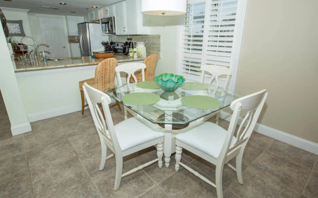 Destin Towers by Holiday Isle