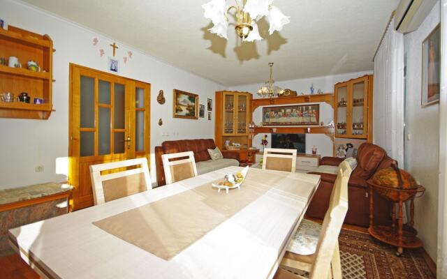 Apartment Ana Put Makra