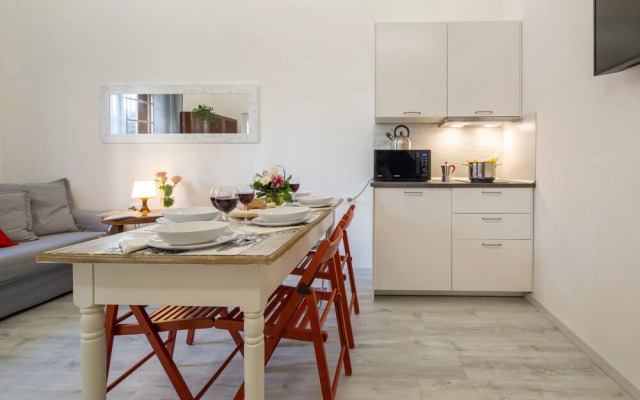 Central Station Apartment by Mmega