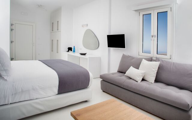 May Seven Suites - Adults Only