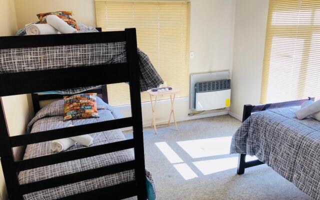 Refugio Bulnes Hostal