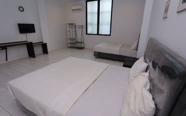 Collection O 92739 Hotel Pintu Besar Near Pancoran ChinaTown Point