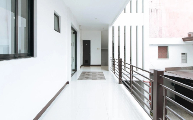 RedDoorz @ San Antonio Makati