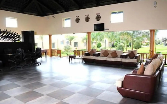 Confident Amoon - The Glamour Spa and Resort