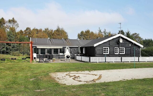 15 Person Holiday Home in Hals-by Traum