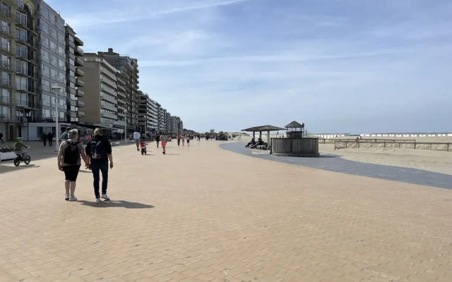 Cosy Apartment With Terrace Near Beach