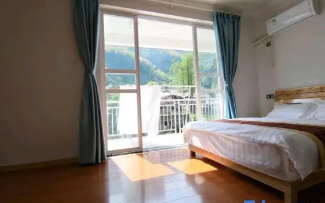Luxian Huaxi Mountain Villa