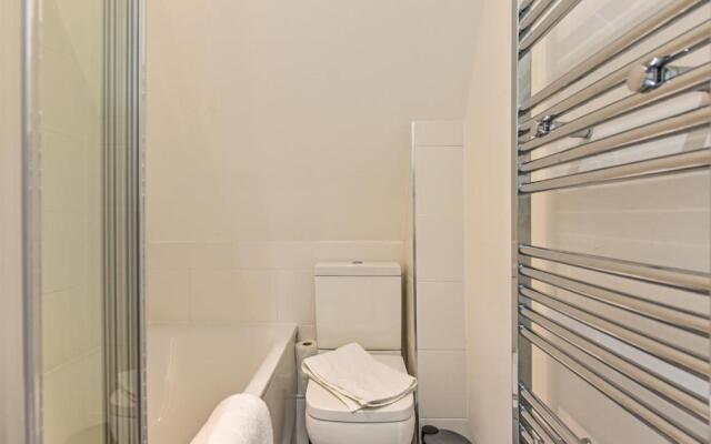 Wyndham Crescent- Stylish Apartment in Trendy Pontcanna