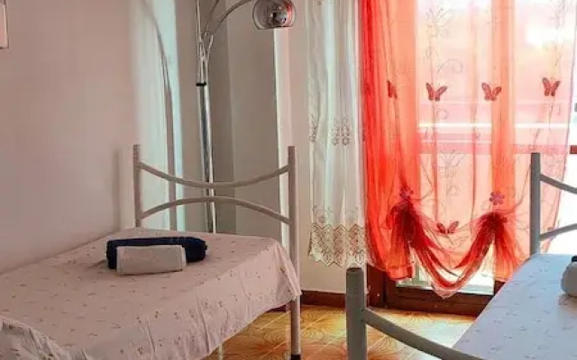 Room in Apartment - La Palma Double Room With Balcony Lapalmarooms