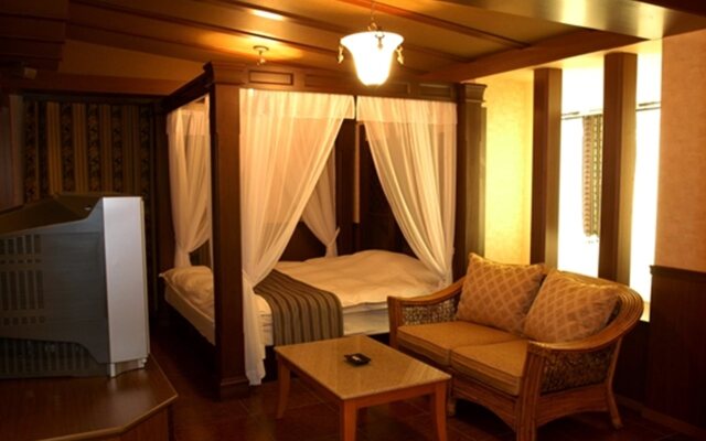 HOTEL cache - Adults Only