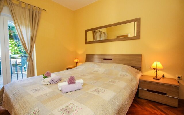 Apartments Loredana / Three Bedrooms A1